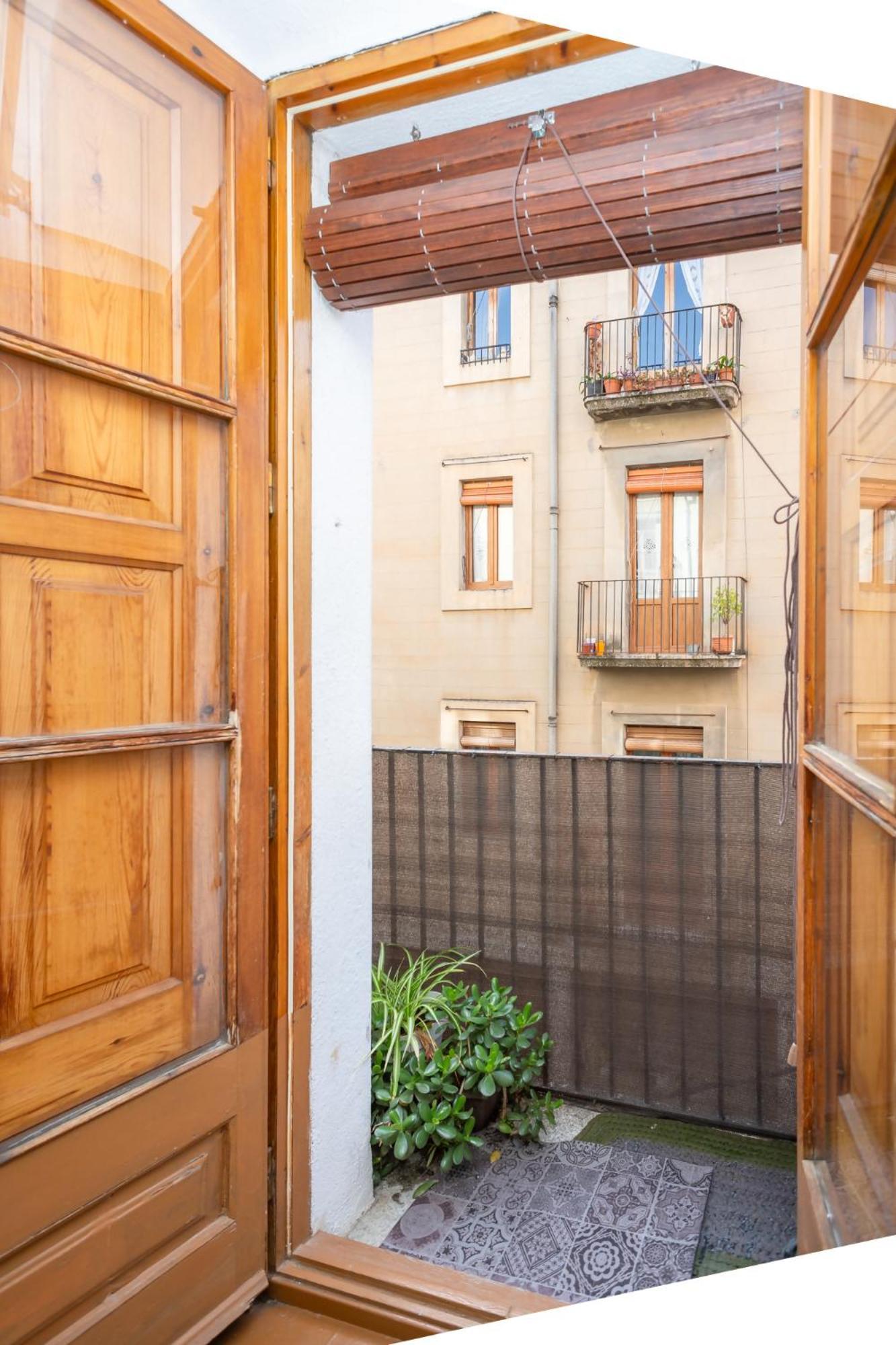 Anselm Clave En Appartement *